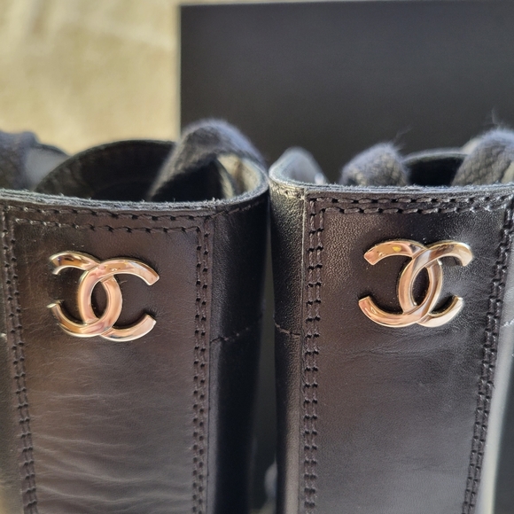 CHANEL Thistle Tall Calfskin Lace Up Work Boots Plaid Lining 2014 - Picture 6 of 10